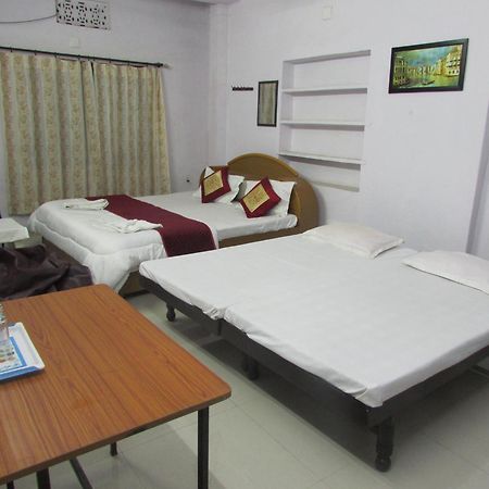 Ashish Guest House, Goverdhan Vilas Ουνταϊπούρ Εξωτερικό φωτογραφία